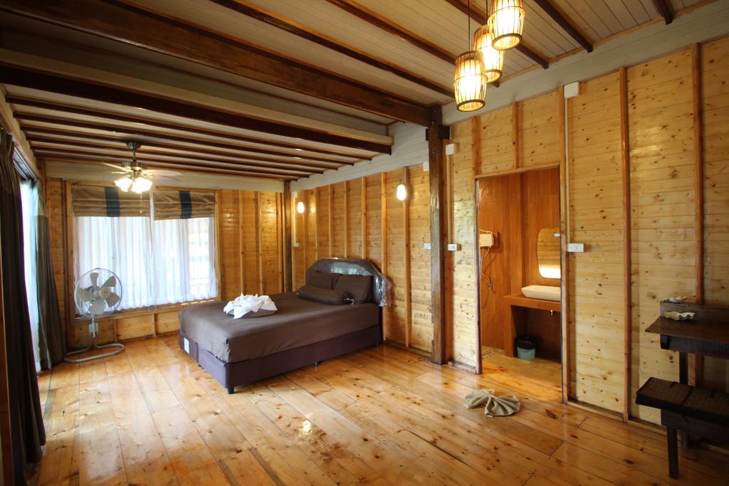 ลองเบย์ หลีเป๊ะ Hotel เกาะหลีเป๊ะ ภายนอก รูปภาพ